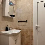 за гости кари Apartment
