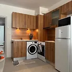 за гости кари Apartment